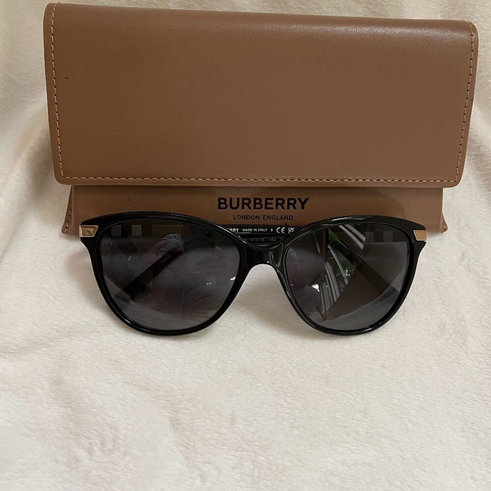 Burberry Women"s Sunglasses Polarized BE4216 3001/T3 57-16 with Original Case